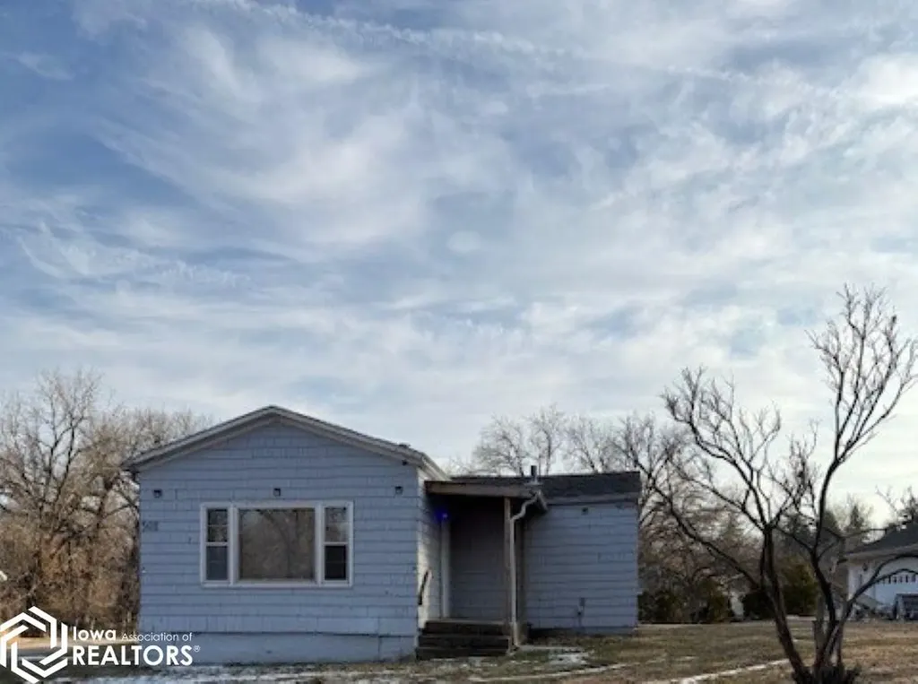 501 Shoquoquon Drive Burlington IA 52601