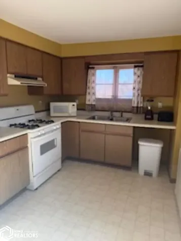 501 Shoquoquon Drive Burlington IA 52601