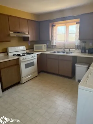 501 Shoquoquon Drive Burlington IA 52601