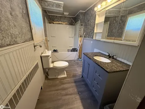 2516 Avenue I Fort Madison IA 52627