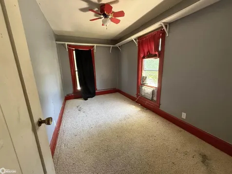 2516 Avenue I Fort Madison IA 52627