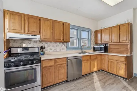 408 5th Avenue Grinnell IA 50112