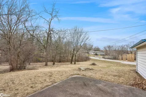 909 S 5th Street Knoxville IA 50138