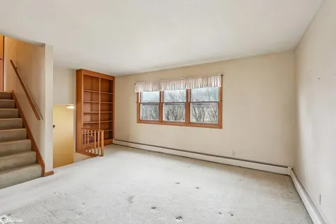 909 S 5th Street Knoxville IA 50138