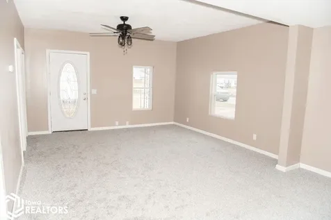 609 S Sheridan Avenue Ottumwa IA 52501