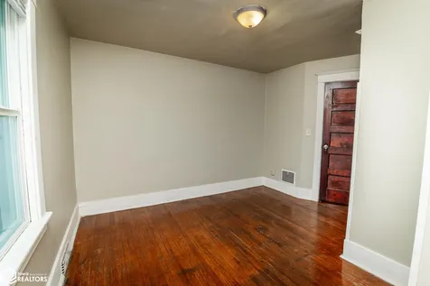 106 W Webster Street Marshalltown IA 50158
