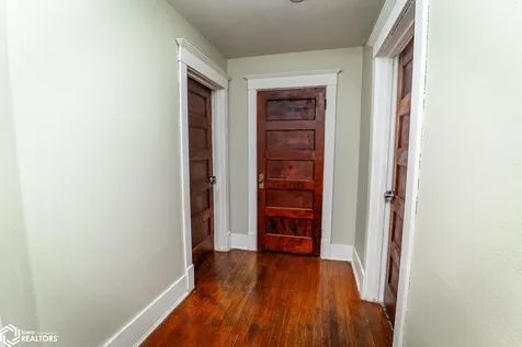 106 W Webster Street Marshalltown IA 50158