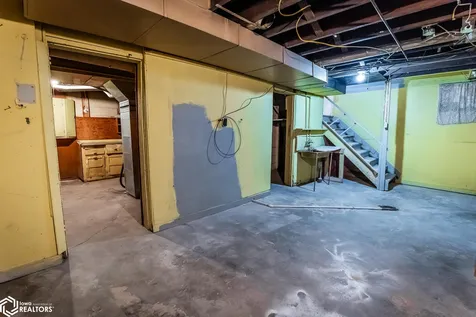 106 W Webster Street Marshalltown IA 50158