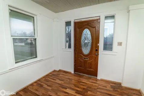 106 W Webster Street Marshalltown IA 50158