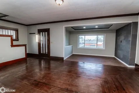 106 W Webster Street Marshalltown IA 50158