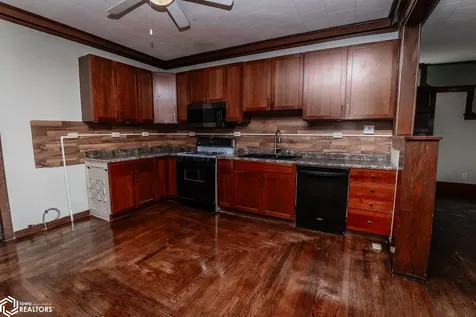 106 W Webster Street Marshalltown IA 50158