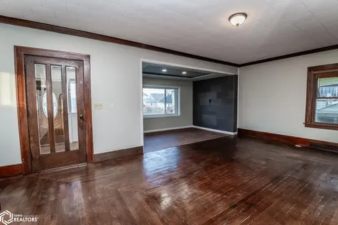106 W Webster Street Marshalltown IA 50158