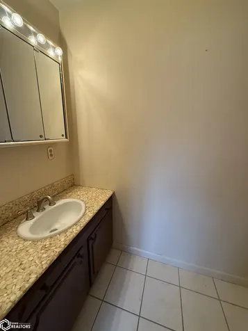 700 Blackhawk Burlington IA 52601