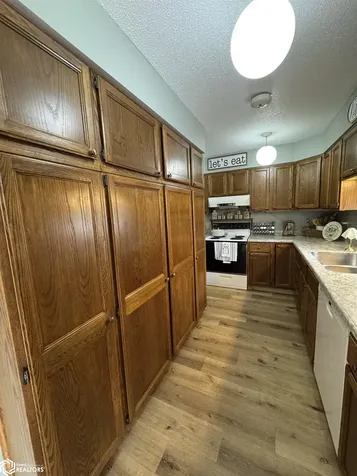 207 W Marion Street Sigourney IA 52591