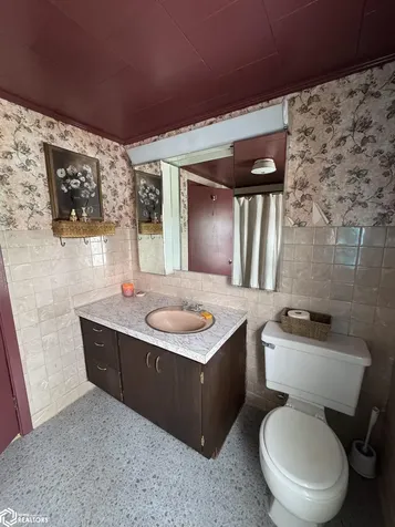 207 W Marion Street Sigourney IA 52591