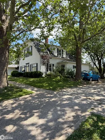 207 W Marion Street Sigourney IA 52591