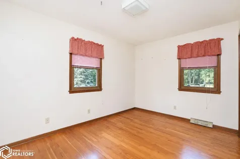 2390 Sand Road Marshalltown IA 50158