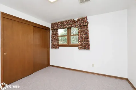 2390 Sand Road Marshalltown IA 50158