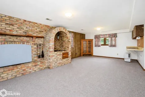 2390 Sand Road Marshalltown IA 50158