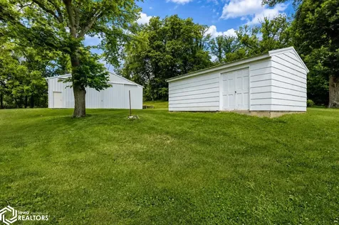 2390 Sand Road Marshalltown IA 50158