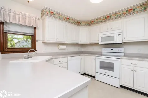 2390 Sand Road Marshalltown IA 50158