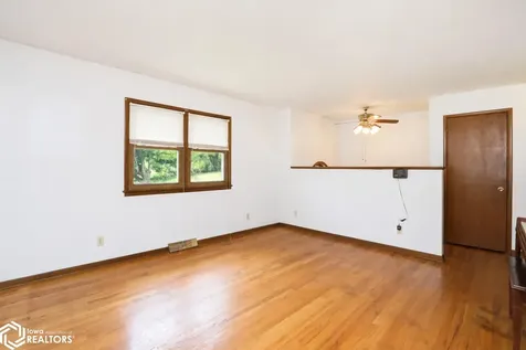 2390 Sand Road Marshalltown IA 50158