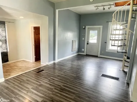 605 N 2nd Street Fairfield IA 52556