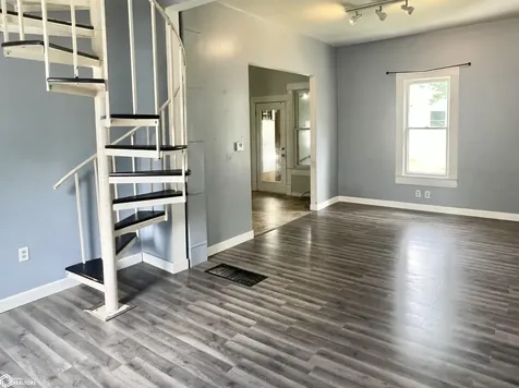 605 N 2nd Street Fairfield IA 52556