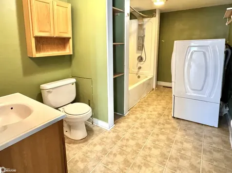 505 W Jefferson Avenue Fairfield IA 52556