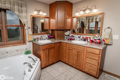 2699 Ridge Road Marshalltown IA 50158