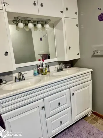 1 Cascade Terrace Burlington IA 52601