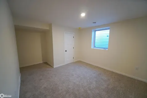 204 E Lillian Avenue Conrad IA 50621