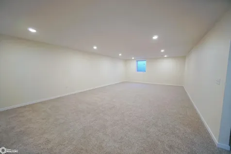 204 E Lillian Avenue Conrad IA 50621