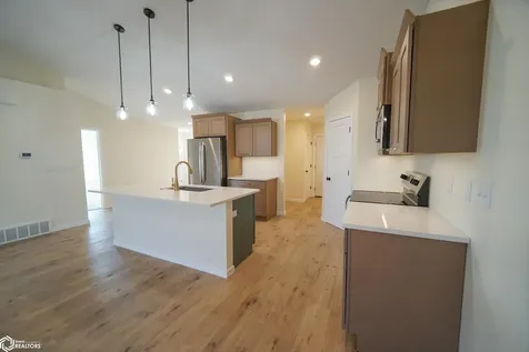 204 E Lillian Avenue Conrad IA 50621