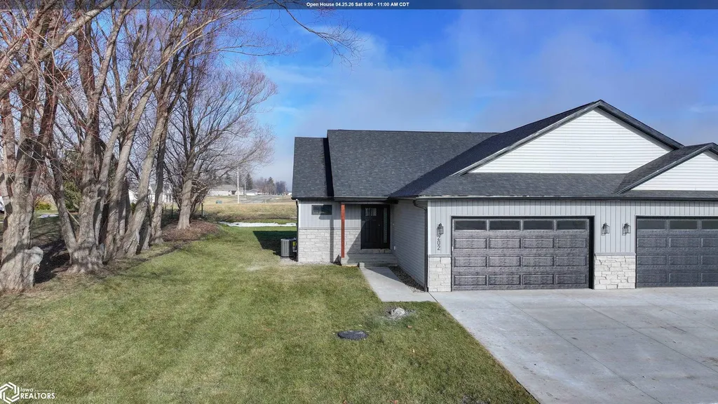 202 E Lillian Conrad IA 50621