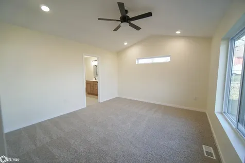 202 E Lillian Conrad IA 50621