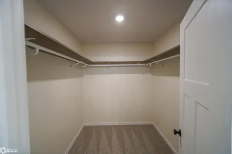 202 E Lillian Conrad IA 50621