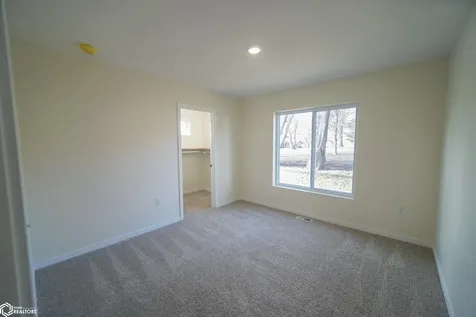 202 E Lillian Conrad IA 50621