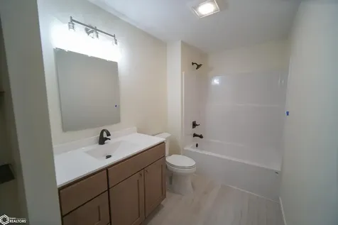202 E Lillian Conrad IA 50621