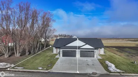 202 E Lillian Conrad IA 50621