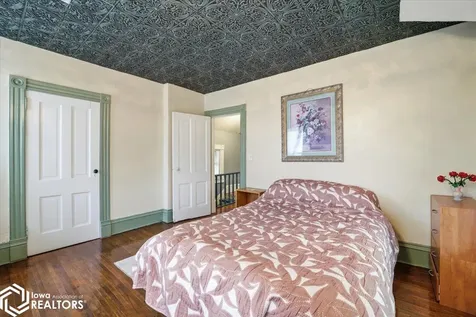 1003 Edgington Avenue Eldora IA 50627