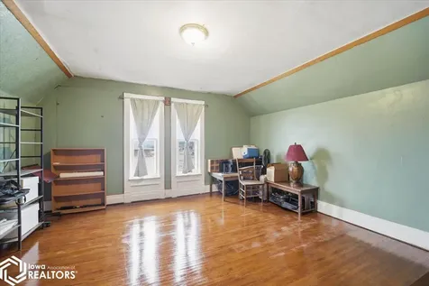 1003 Edgington Avenue Eldora IA 50627