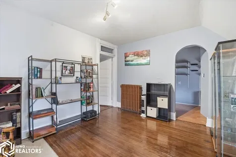1003 Edgington Avenue Eldora IA 50627