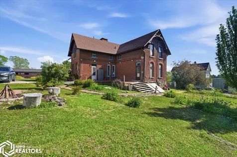 1003 Edgington Avenue Eldora IA 50627