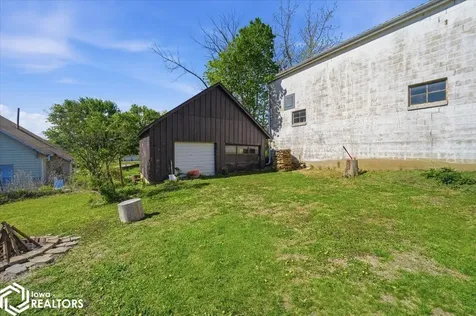 1003 Edgington Avenue Eldora IA 50627