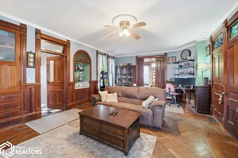 1003 Edgington Avenue Eldora IA 50627