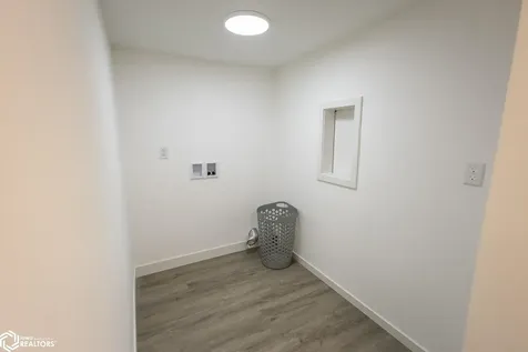 4 W South Street Manly IA 50456