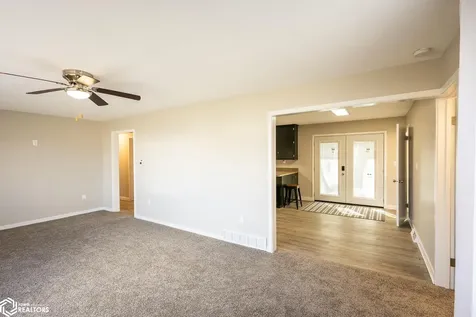 4 W South Street Manly IA 50456