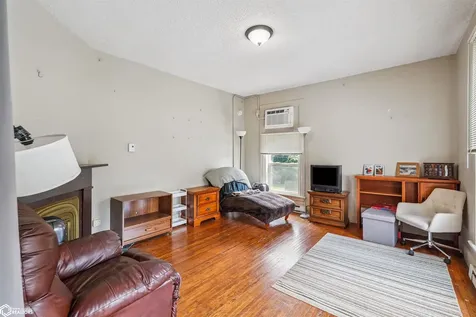 920 High Street Grinnell IA 50112