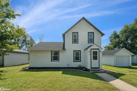 132 Green Street Center Point IA 52213